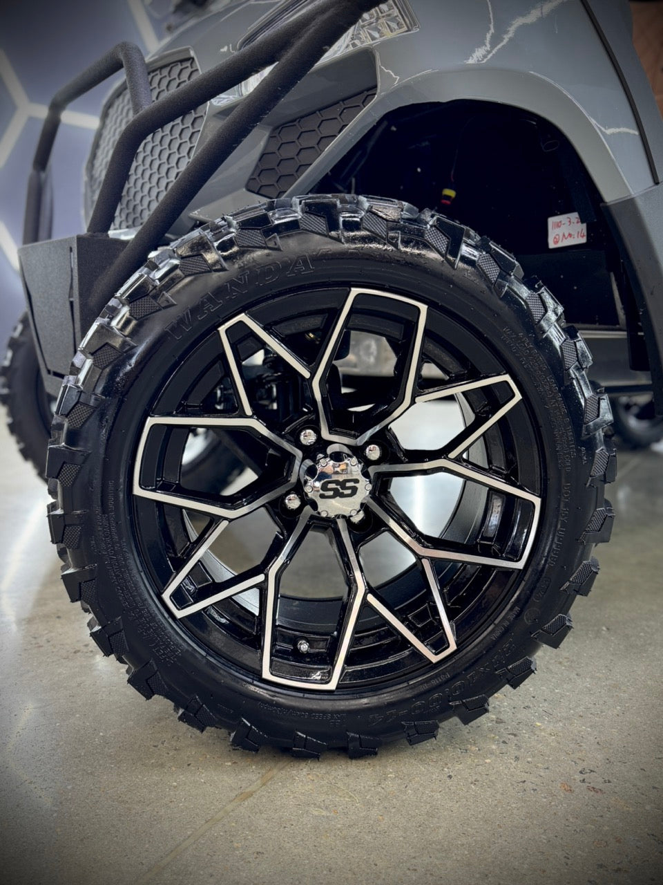 LUX F4: GOLF CART