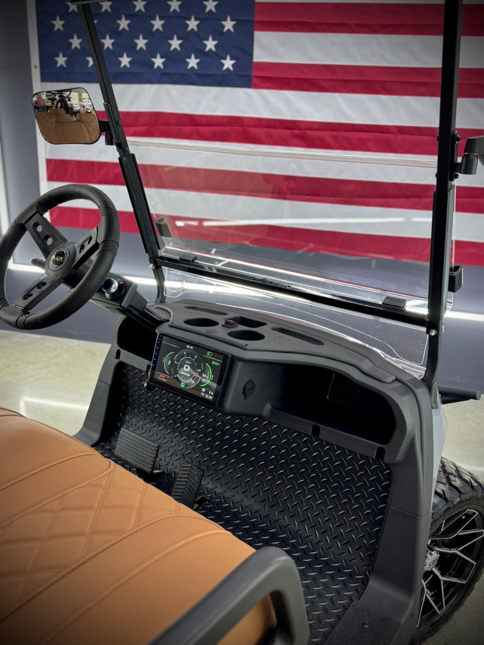 LUX F4: GOLF CART