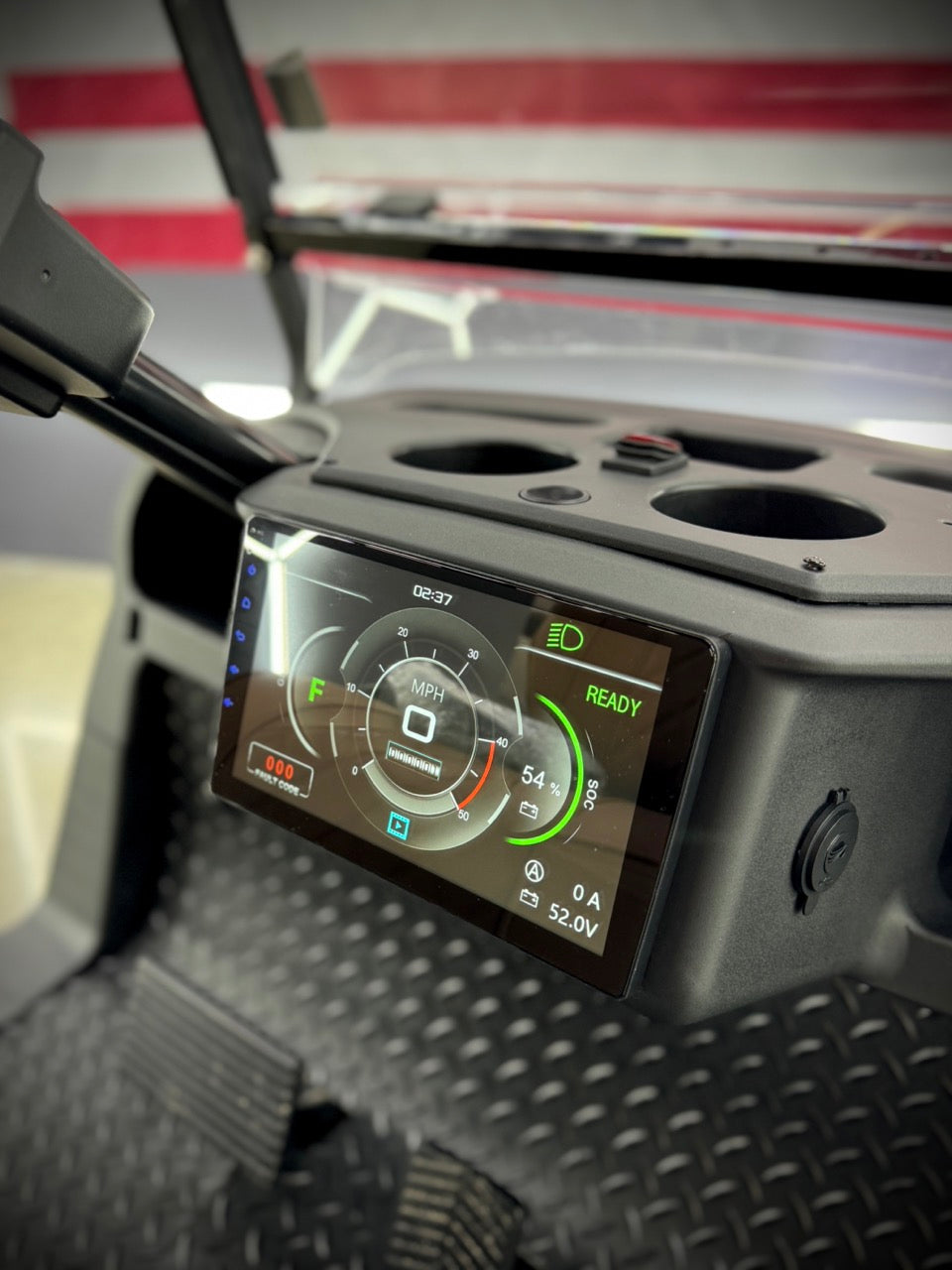 LUX F4: GOLF CART