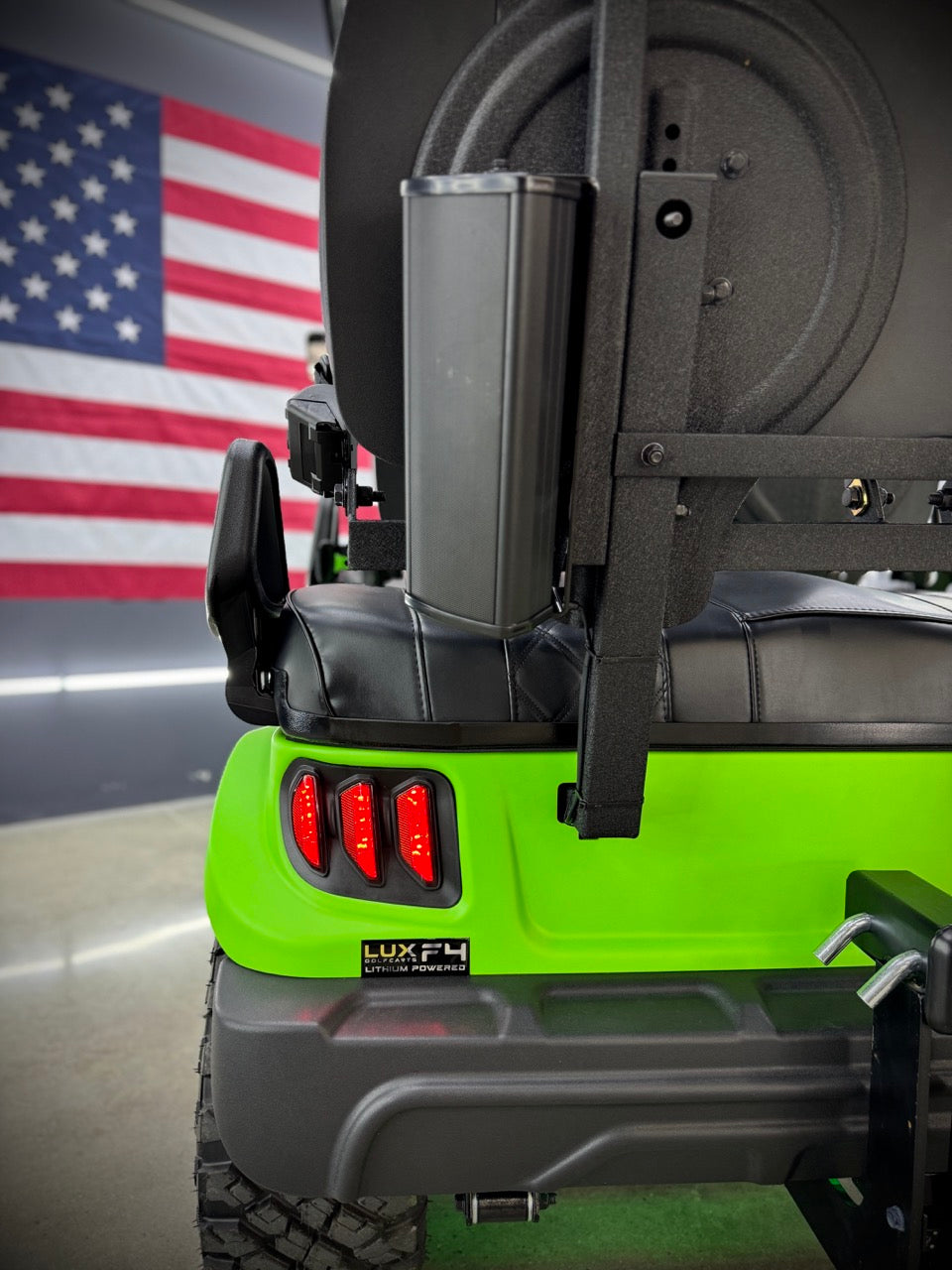LUX F4: GOLF CART