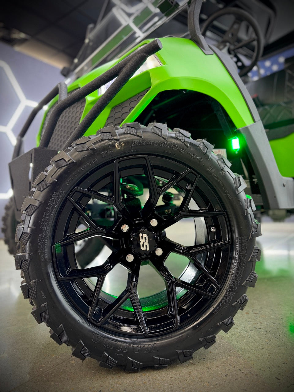 LUX F4: GOLF CART