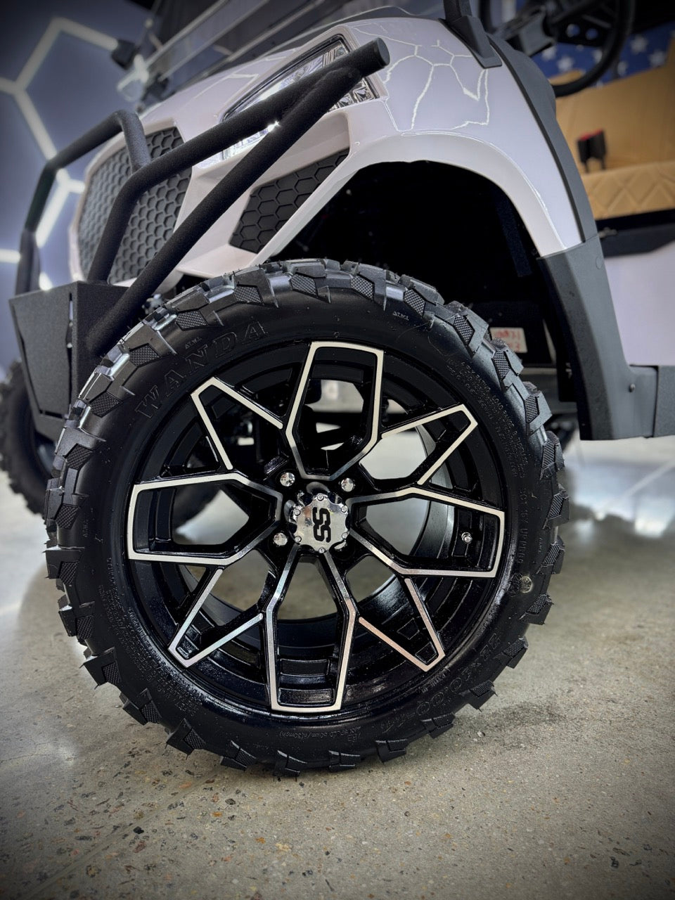 LUX F4: GOLF CART