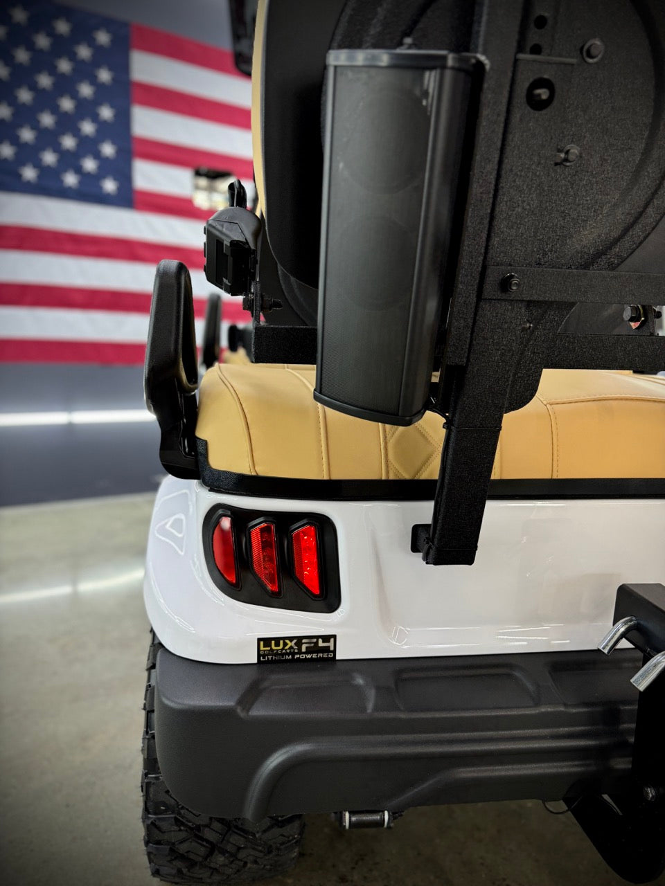 LUX F4: GOLF CART