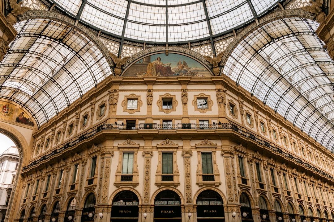 LAKESIDE ITALIAN ESCAPE