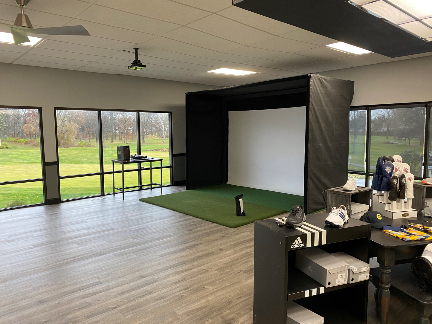 CUSTOM INSTALLED IN-HOME GOLF SIMULATOR