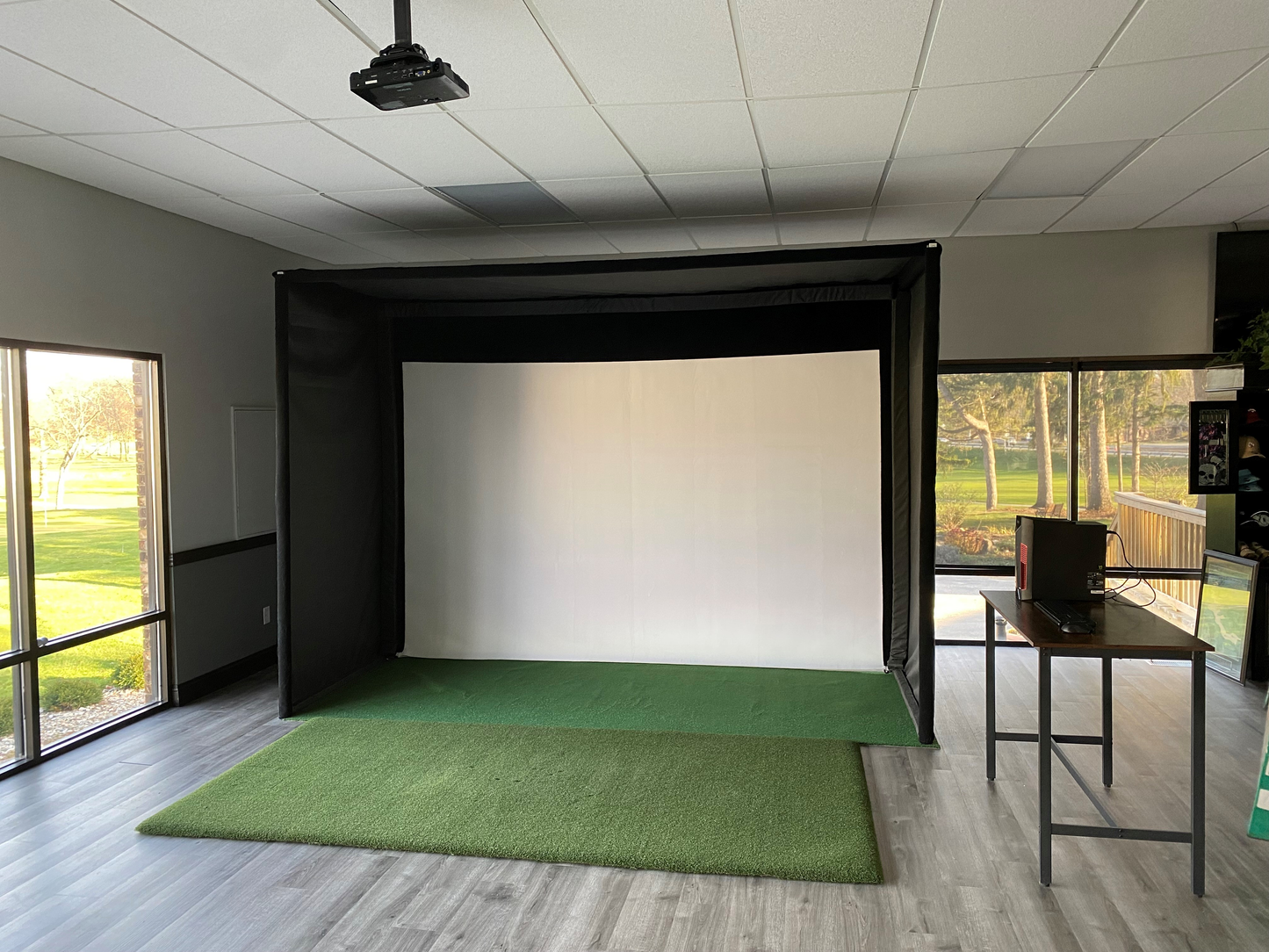 CUSTOM INSTALLED IN-HOME GOLF SIMULATOR