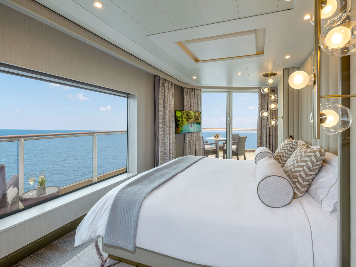 EXCLUSIVE SUITE OR HAVEN STATEROOM WITH NORWEGIAN CRUISE LINE
